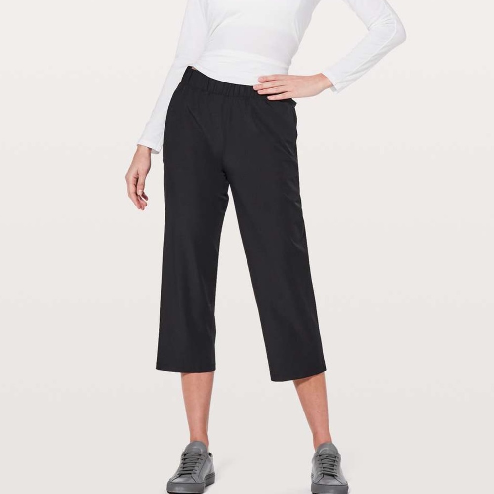Lululemon Athletica Next Move 23” Cropped High Waisted Black Swift Pants Size 4
